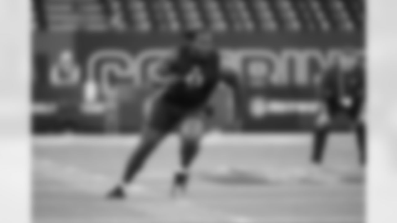 Alabama offensive lineman Jaeden Roberts (43) runs a drill at the NFL football scouting combine in Indianapolis, Sunday, March 1, 2026. (AP Photo/Michael Conroy)