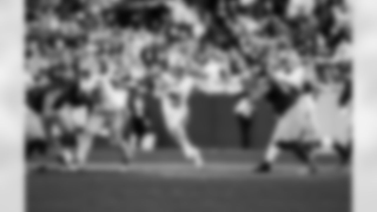 Detroit Lions guard Kayode Awosika (74), Detroit Lions running back David Montgomery (5), and Detroit Lions tackle Taylor Decker (68) during an NFL football game against the Washington Commanders on Sunday, Nov. 9, 2025 in Landover, Md. (Jeff Nguyen/Detroit Lions via AP)