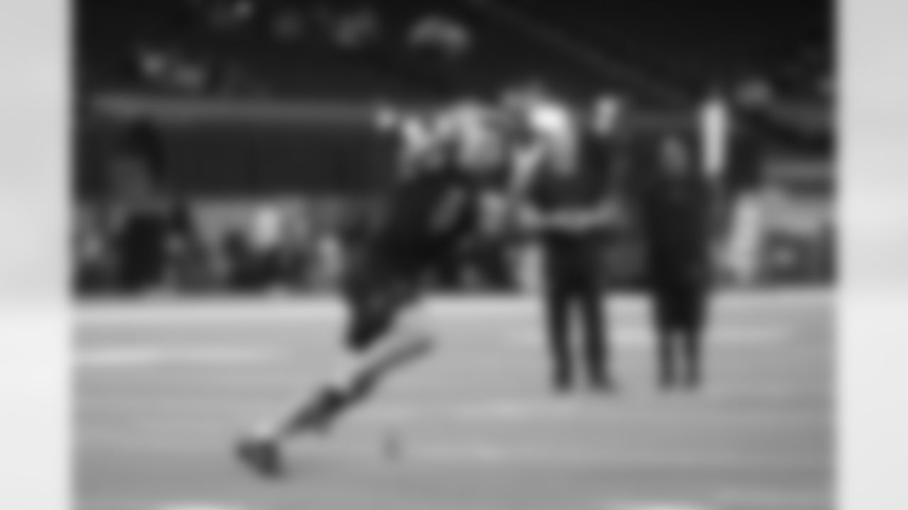 Ohio State tight end Max Klare (13) runs a drill at the NFL football scouting combine in Indianapolis, Friday, Feb. 27, 2026. (AP Photo/Michael Conroy)