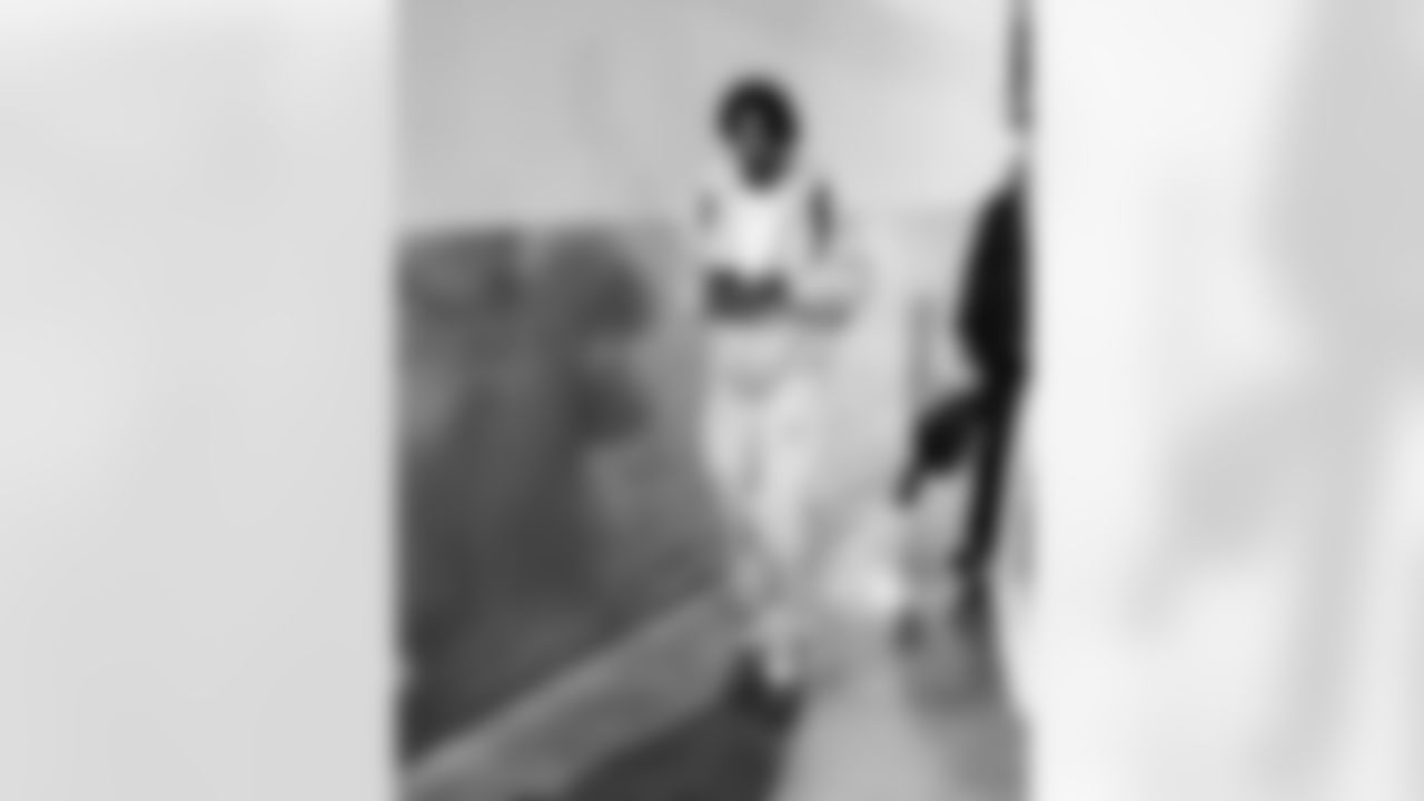 Detroit Lions wide receiver Jameson Williams (1) arrives to an NFL football game against the Los Angeles Rams on Sunday, Dec. 14, 2025 in Inglewood, Calif. (Jeff Nguyen/Detroit Lions via AP)