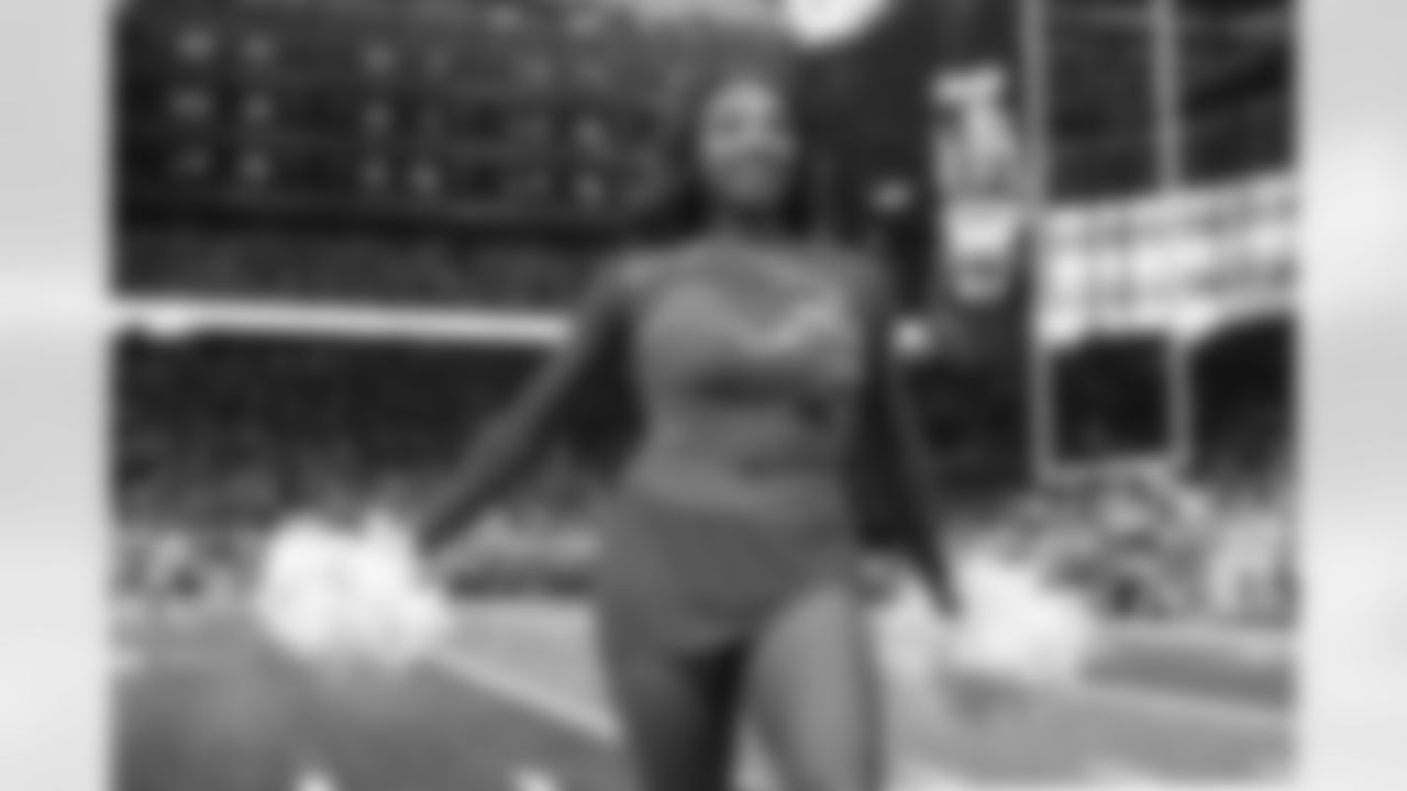 A Detroit Lions Cheerleader performs during an NFL football game against the Minnesota Vikings on Sunday, Nov. 2, 2025 in Detroit. (Mike Ferdinande/Detroit Lions)