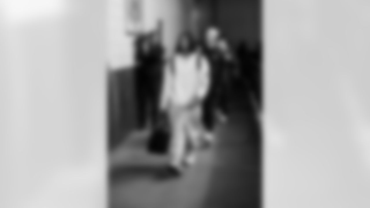 Detroit Lions running back Jahmyr Gibbs (0) arrives to an NFL football game against the Philadelphia Eagles on Sunday, Nov. 16, 2025 in Philadelphia. (Jeff Nguyen/Detroit Lions via AP)