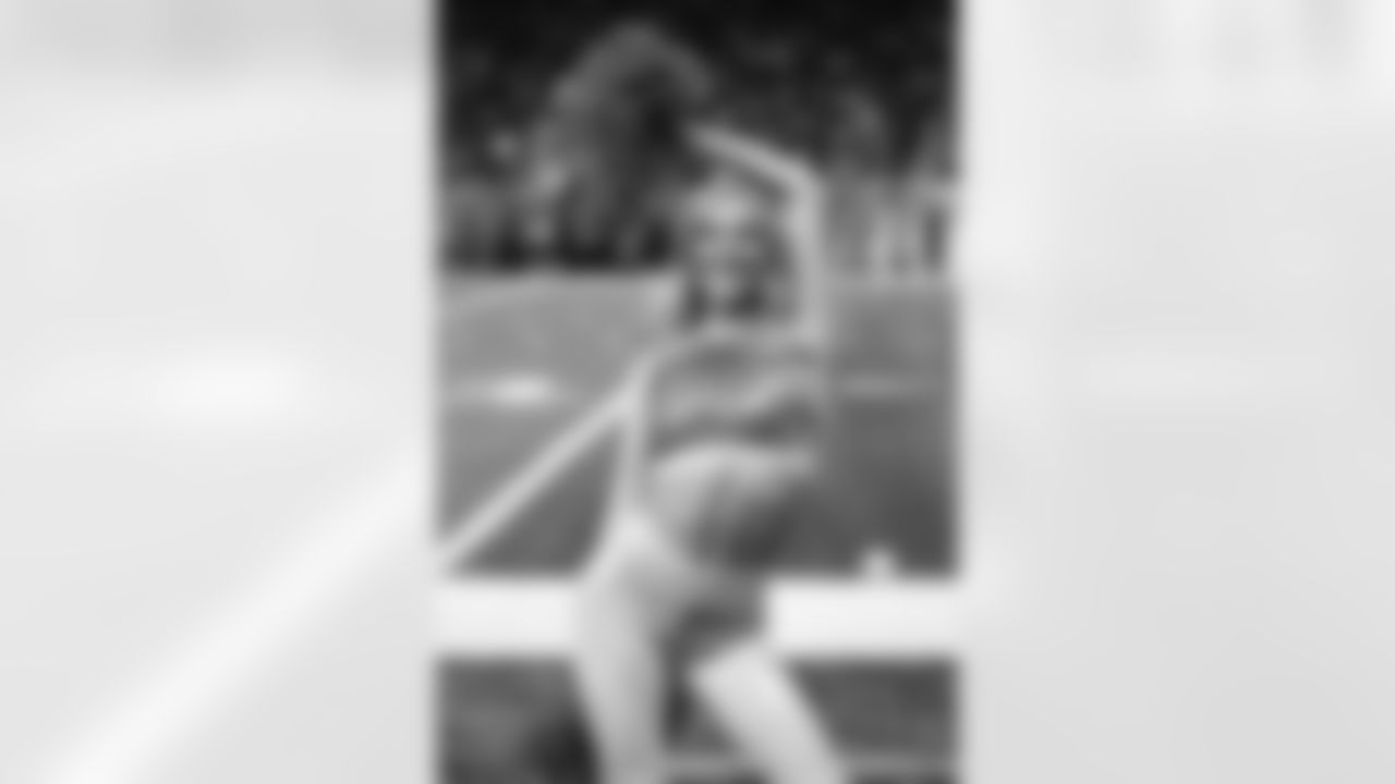 Detroit Lions Cheerleaders perform during an NFL football game against the Pittsburgh Steelers on Sunday, Dec. 21, 2025 in Detroit. (Mike Ferdinande/Detroit Lions)