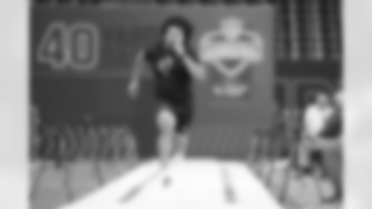 Alabama offensive lineman Parker Brailsford (07) runs a drill at the NFL football scouting combine in Indianapolis, Sunday, March 1, 2026. (AP Photo/Michael Conroy)