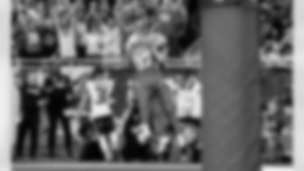 Detroit Lions tight end Sam LaPorta (87) and Detroit Lions tight end Brock Wright (89) celebrate after a touchdown during an NFL football game against the Chicago Bears on Sunday, Sept. 14, 2025 in Detroit. (Jeff Nguyen/Detroit Lions via AP)