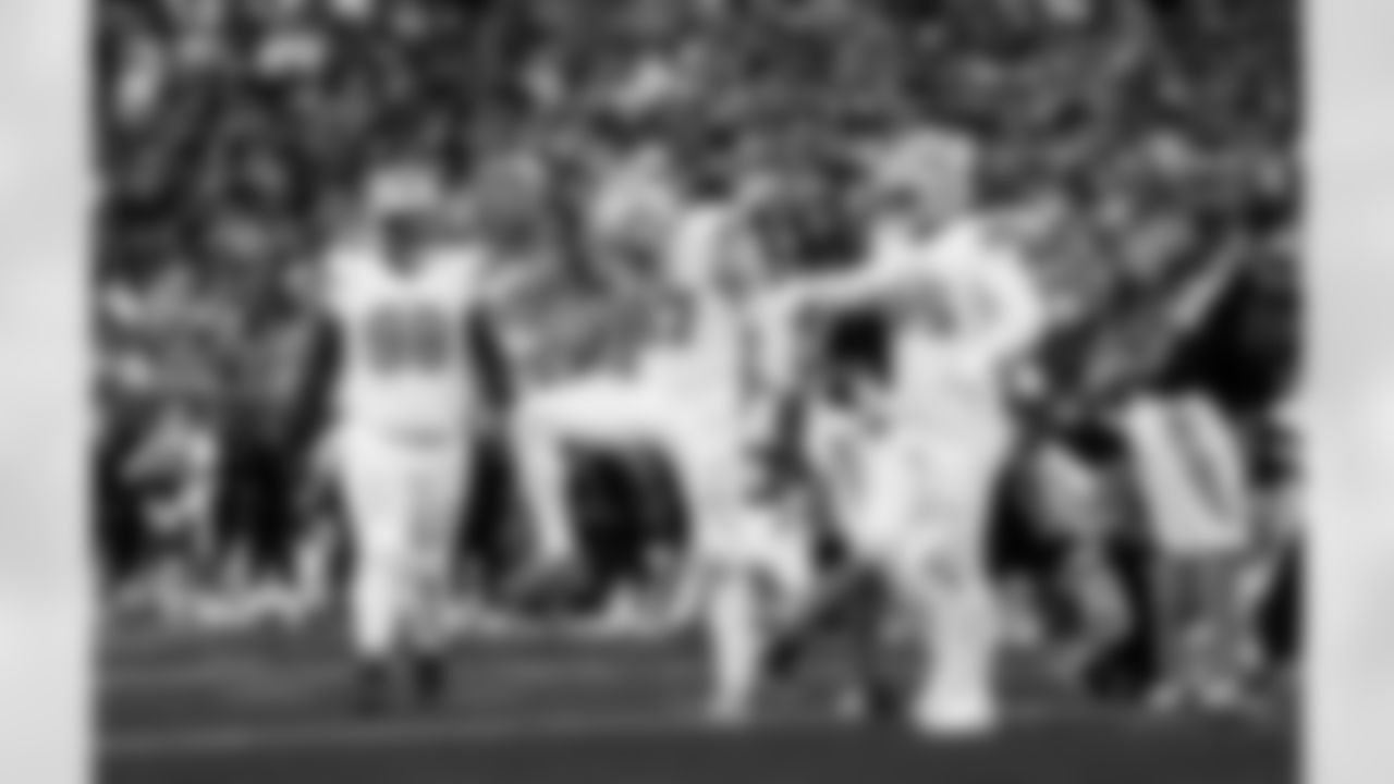 Detroit Lions edge rusher Aidan Hutchinson (97) celebrates  after a sack humble during an NFL football game against the Cincinnati Bengals on Sunday, Oct. 5, 2025 in Cincinnati. (Jeff Nguyen/Detroit Lions via AP)