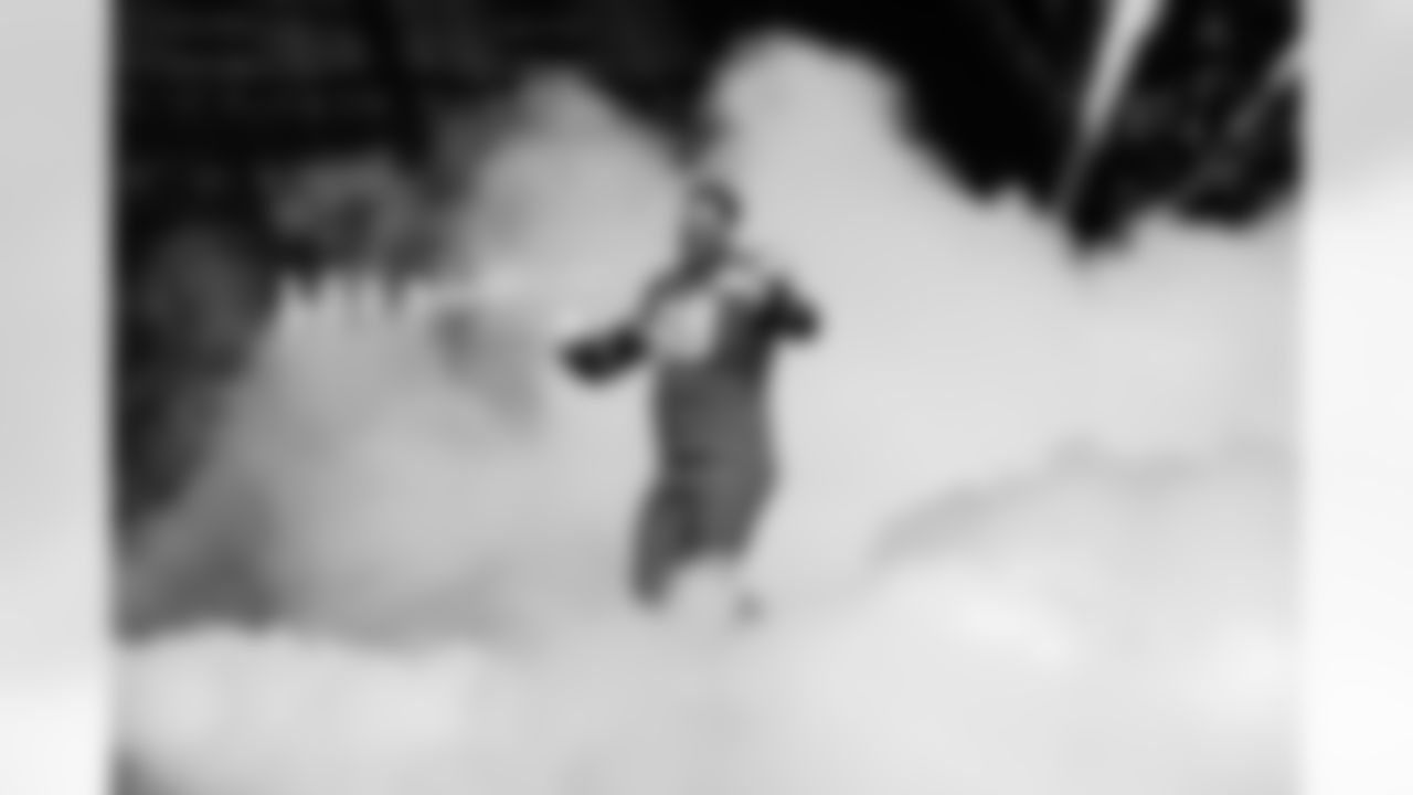 Detroit Lions tackle Taylor Decker (68) before an NFL football game against the Chicago Bears on Sunday, Sept. 14, 2025 in Detroit. (Jeff Nguyen/Detroit Lions via AP)