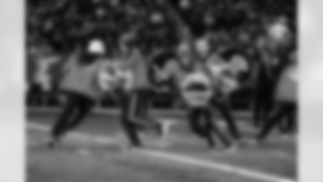 Halftime drum battle between Detroit Lions Honolulu Boom and Detroit Lions Cheerleaders vs. Minnesota Vikings Skol Line and Minnesota Vikings Cheerleaders during an NFL football game against the Minnesota Vikings on Sunday, Nov. 2, 2025 in Detroit. (Mike Ferdinande/Detroit Lions)