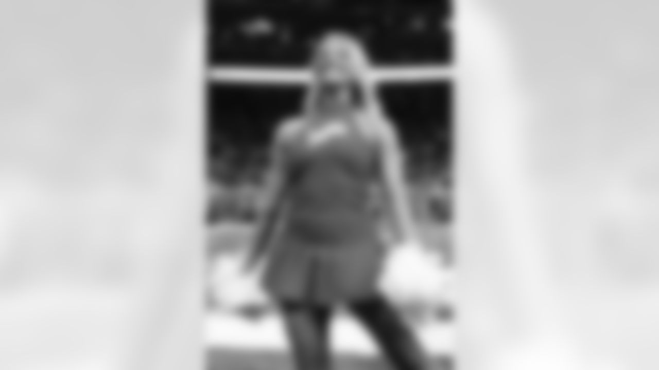 A Detroit Lions Cheerleader performs during an NFL football game against the Green Bay Packers on Thursday, Nov. 27, 2025 in Detroit. (Mike Ferdinande/Detroit Lions)