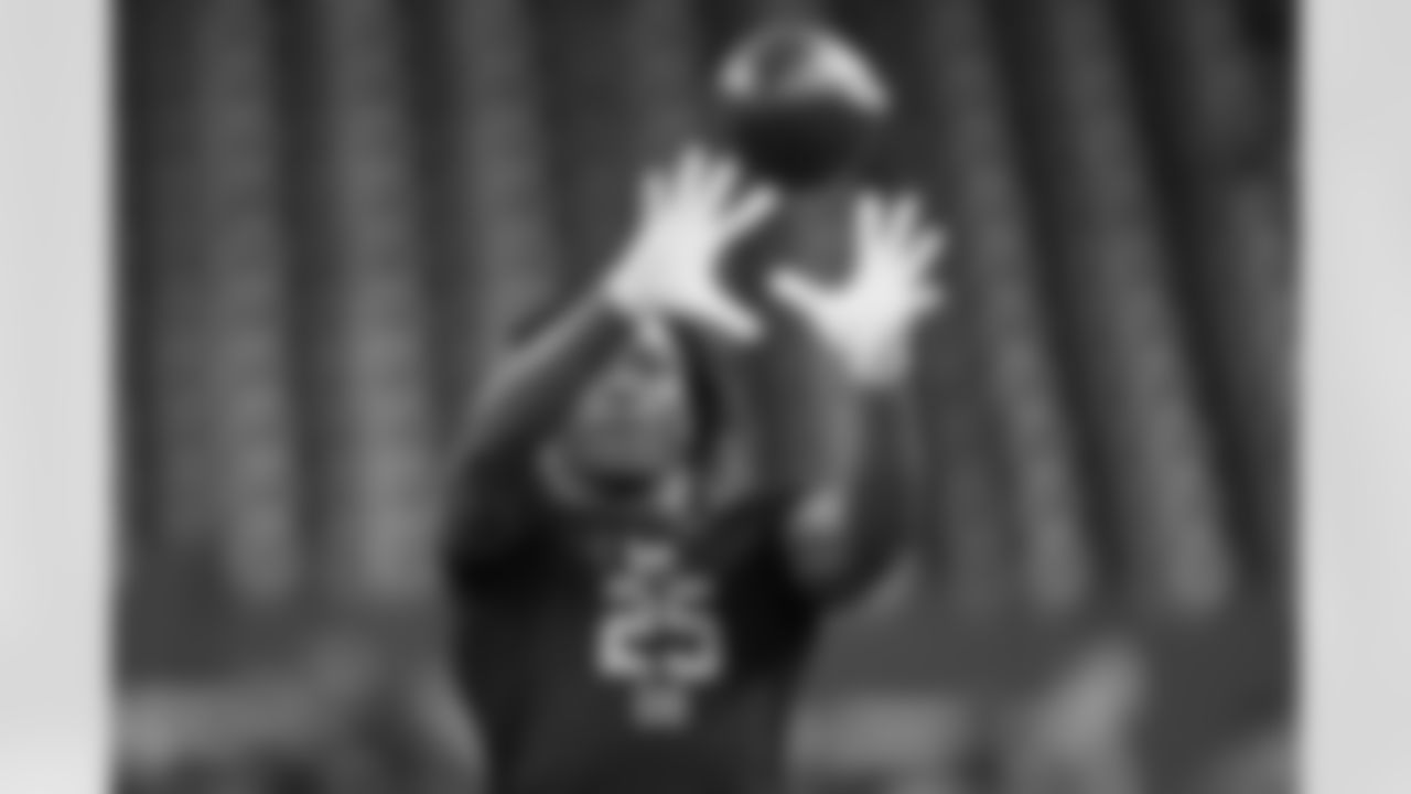 Indiana defensive back D'Angelo Ponds (25) runs a drill at the NFL football scouting combine in Indianapolis, Friday, Feb. 27, 2026. (AP Photo/Michael Conroy)