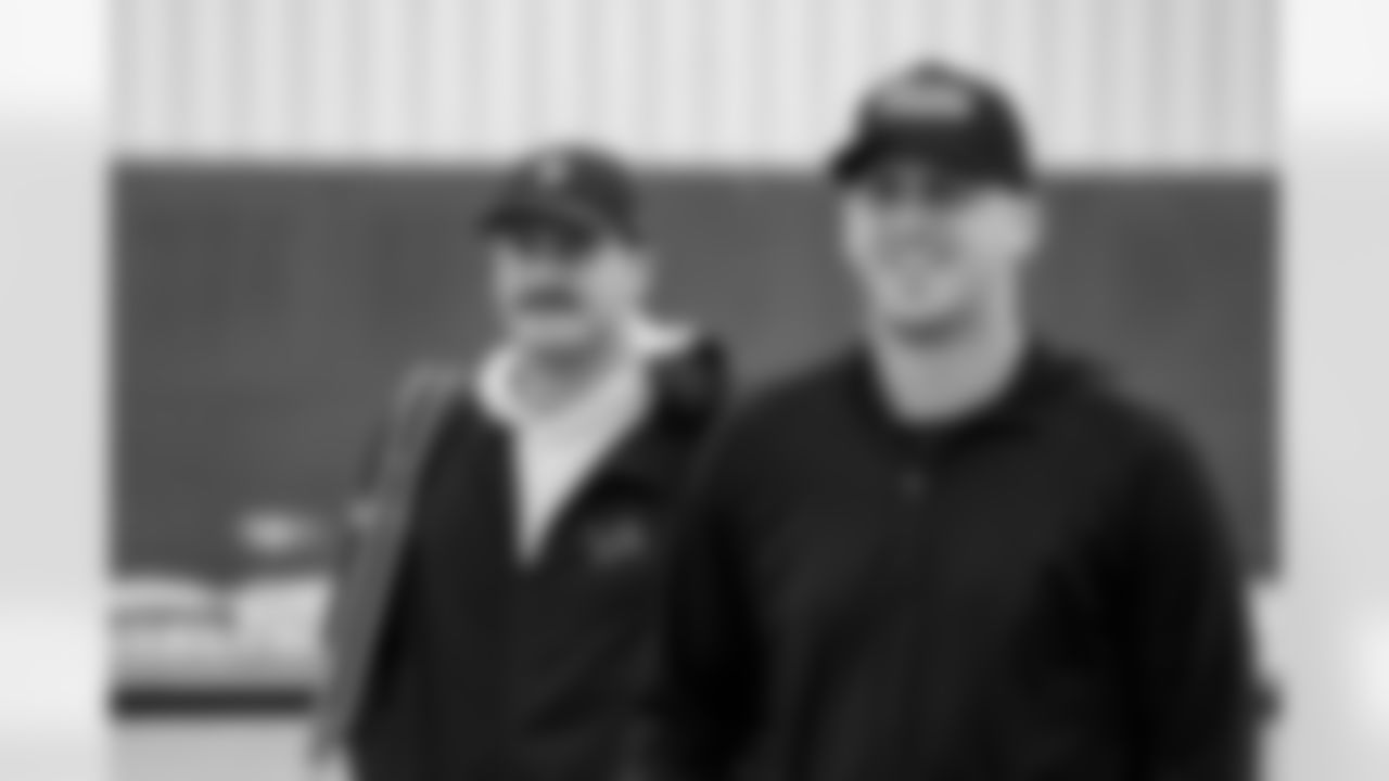 Detroit Lions tight end Sam LaPorta (87) travels to Washington, D.C. on Nov. 8, 2025. (Jeff Nguyen/Detroit Lions via AP)