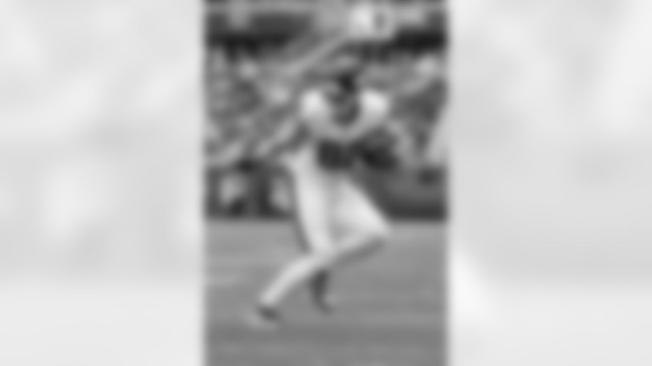 TE Daniel Bellinger
Backed up by Thomas Fidone II
(AP Photo/Kamil Krzaczynski)