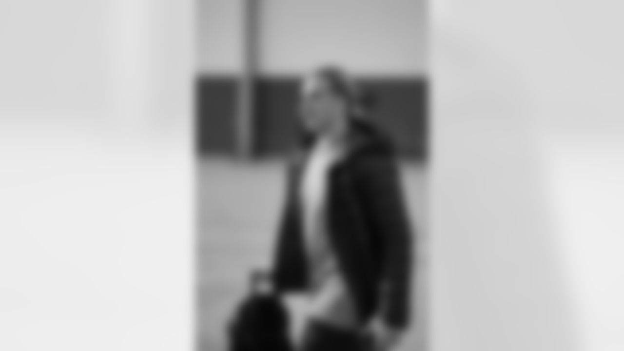 Detroit Lions linebacker Alex Anzalone (34) travels to Minneapolis on Dec. 24, 2025. (Jeff Nguyen/Detroit Lions via AP)