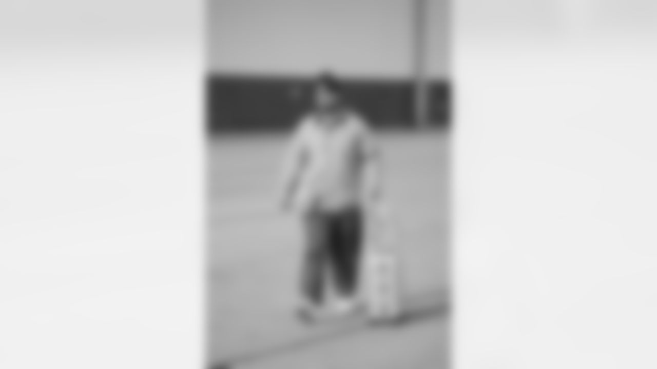 Detroit Lions tight end Anthony Firkser (86) travels to Minneapolis on Dec. 24, 2025. (Jeff Nguyen/Detroit Lions via AP)