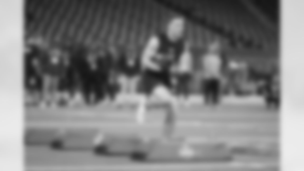 Navy running back Eli Heidenreich (07) runs a drill at the NFL football scouting combine in Indianapolis, Saturday, Feb. 28, 2026. (AP Photo/Michael Conroy)