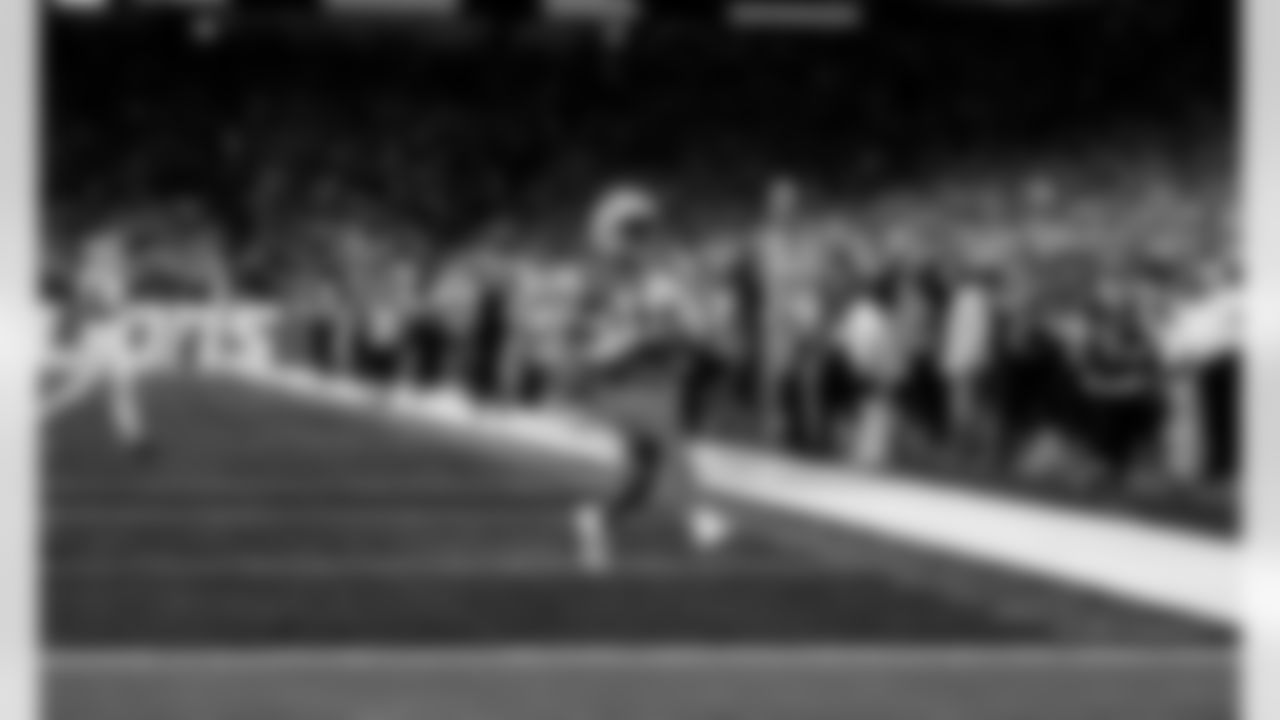 Detroit Lions wide receiver Kalif Raymond (11) returns a punt for a touchdown during an NFL football game against the Cleveland Browns on Sunday, Sept. 28, 2025 in Detroit. (Jeff Nguyen/Detroit Lions via AP)