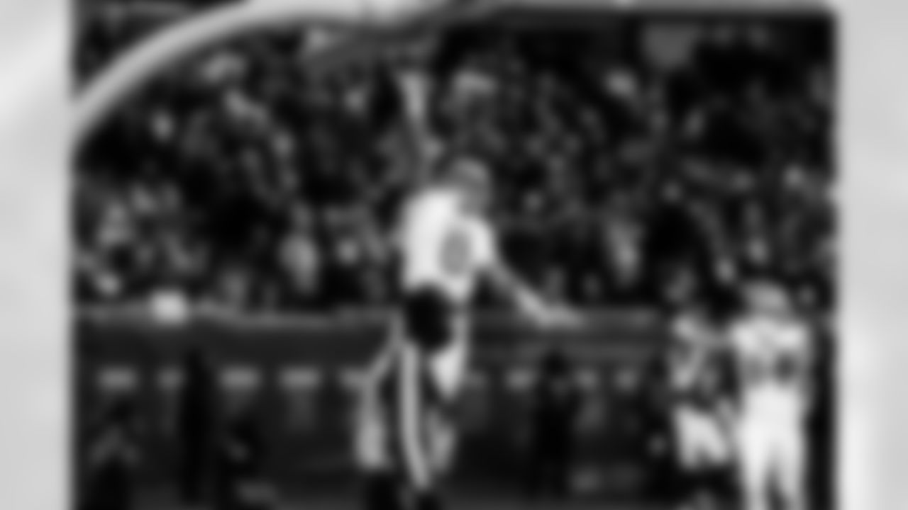 Detroit Lions running back Jahmyr Gibbs (0) scores a touchdown during an NFL football game against the Chicago Bears on Sunday, Jan. 4, 2026 in Chicago. (Jeff Nguyen/Detroit Lions via AP)