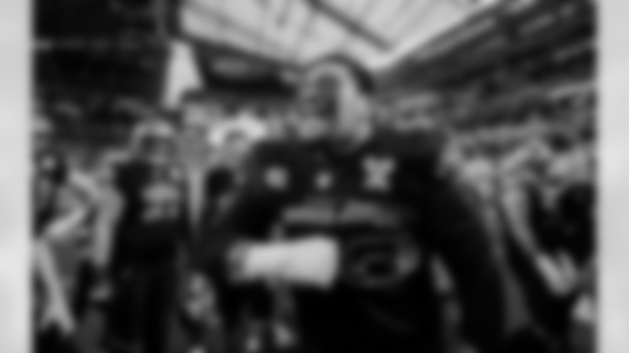 Detroit Lions tackle Penei Sewell (58) before an NFL football game against the Minnesota Vikings on Thursday, Dec. 25, 2025 in Minneapolis. (Jeff Nguyen/Detroit Lions via AP)