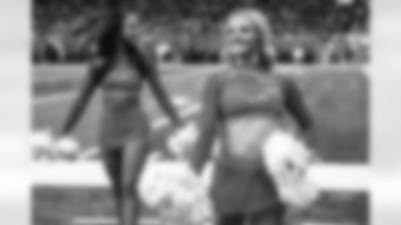 Detroit Lions Cheerleaders perform during an NFL football game against the Minnesota Vikings on Sunday, Nov. 2, 2025 in Detroit. (Mike Ferdinande/Detroit Lions)