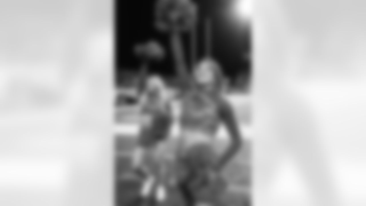 Detroit Lions Cheerleaders perform during The Hall of Fame Game at Tom Benson Hall of Fame Stadium on July 31, 2025 in Canton, Ohio. (Mike Ferdinande/Detroit Lions)
