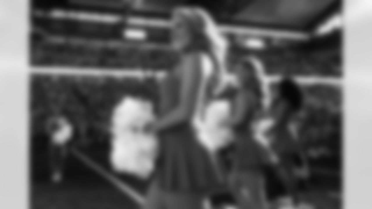 Detroit Lions Cheerleaders perform before an NFL football game against the Green Bay Packers on Thursday, Nov. 27, 2025 in Detroit. (Mike Ferdinande/Detroit Lions)