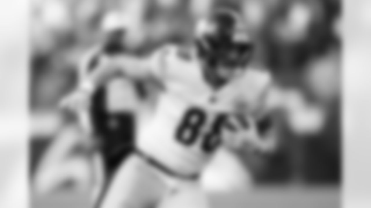 TE Pat Freiermuth

Backed up by Jonnu Smith

(AP Photo/Nick Wass)