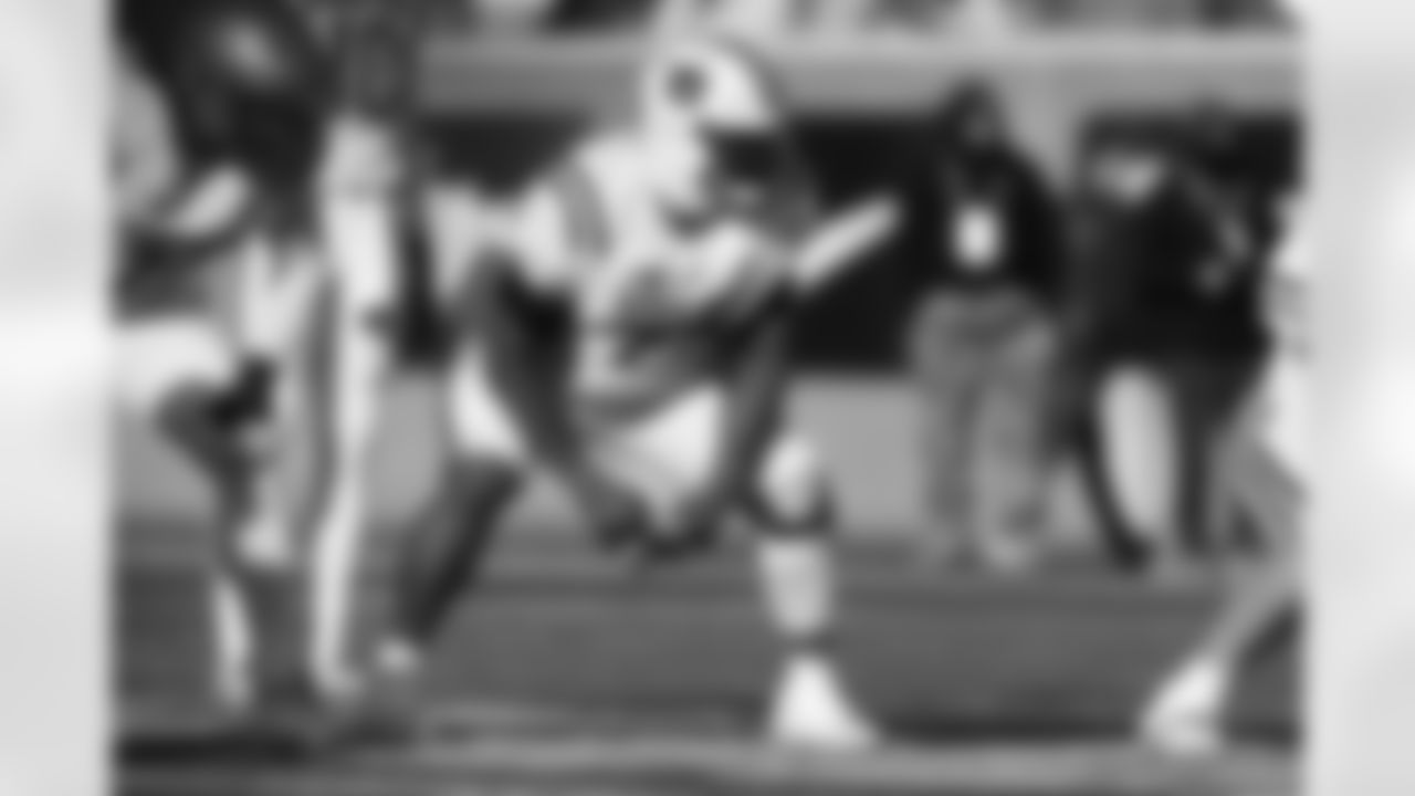 Auburn OL Jeremiah Wright (77)