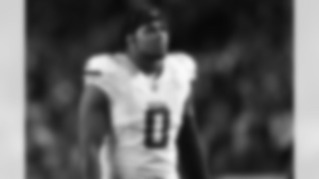 DL Marcus Davenport reunites with Dan Campbell & Aaron Glenn in Detroit ...