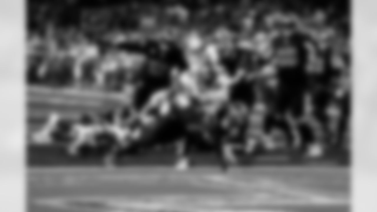 Detroit Lions running back Jahmyr Gibbs (0) scores a touchdown during an NFL football game against the Tampa Bay Buccaneers on Monday, Oct. 20, 2025 in Detroit. (Jeff Nguyen/Detroit Lions via AP)