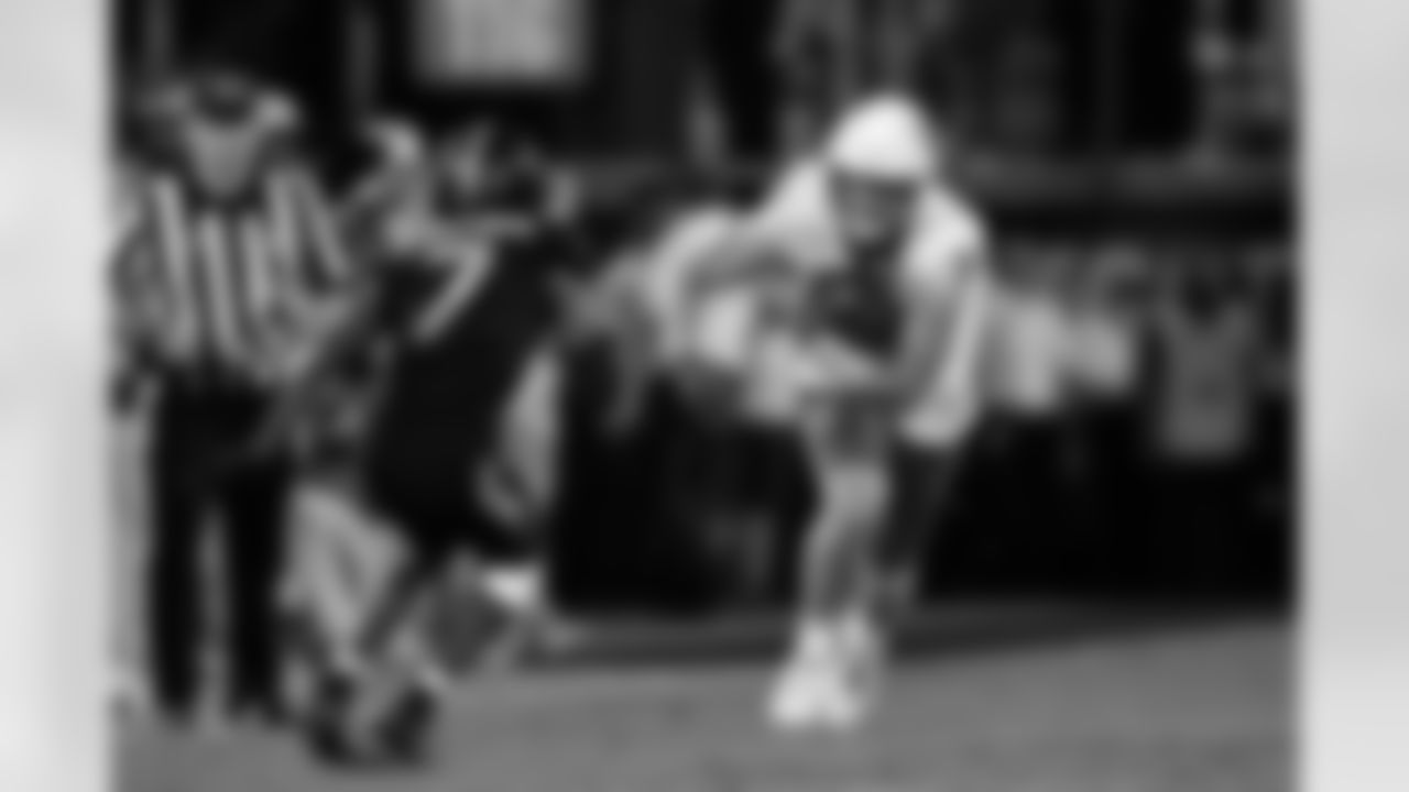 Houston TE Tanner Koziol (9)