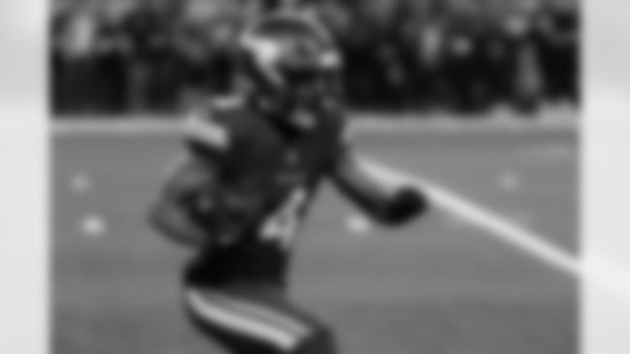 PR Myles Price

(AP Photo/Matt Patterson)