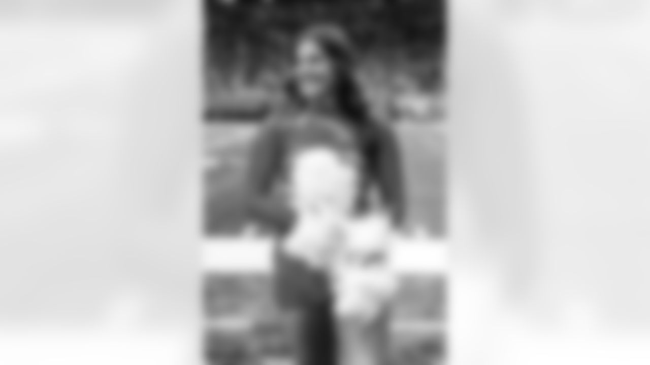 A Detroit Lions Cheerleader performs during an NFL football game against the Minnesota Vikings on Sunday, Nov. 2, 2025 in Detroit. (Mike Ferdinande/Detroit Lions)