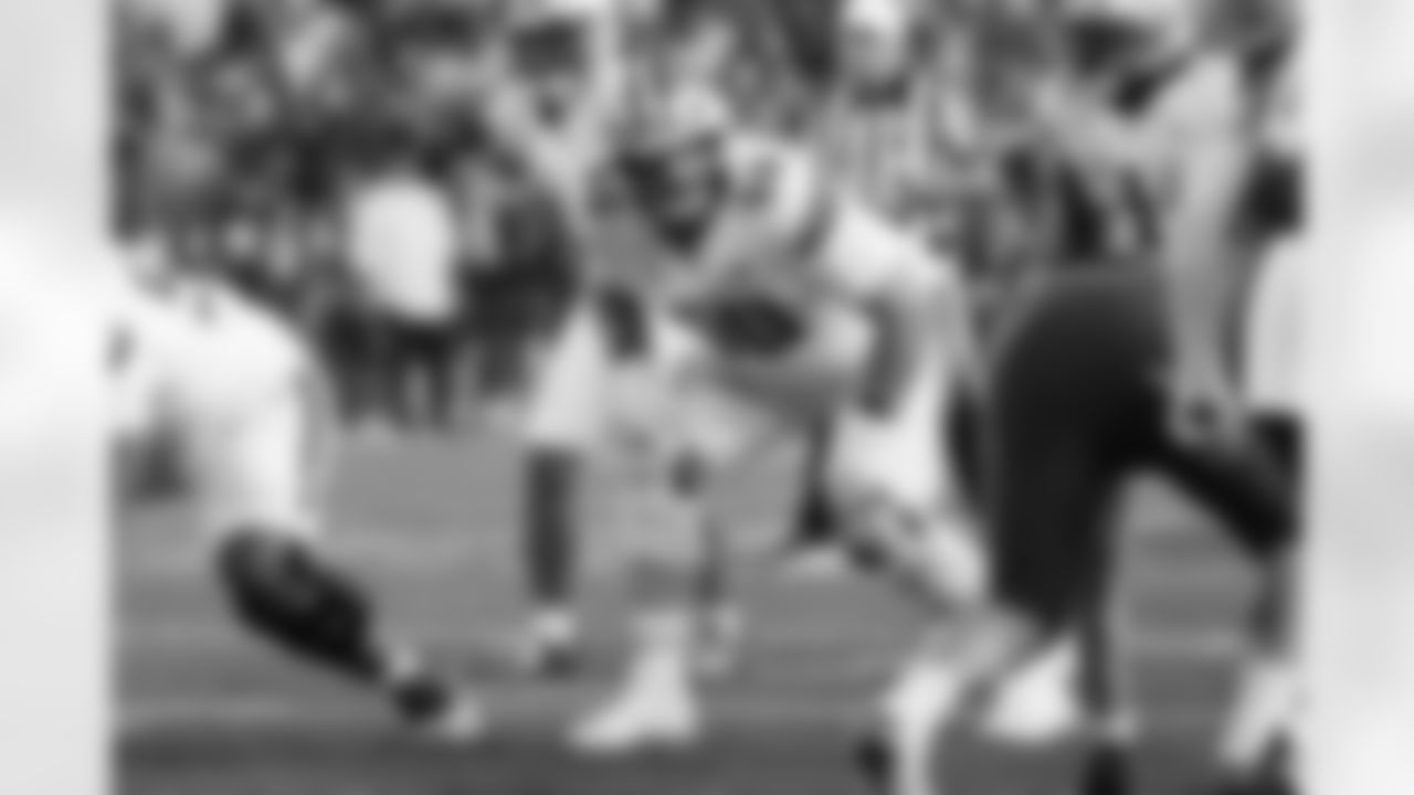 Washington OL Carver Willis (50)