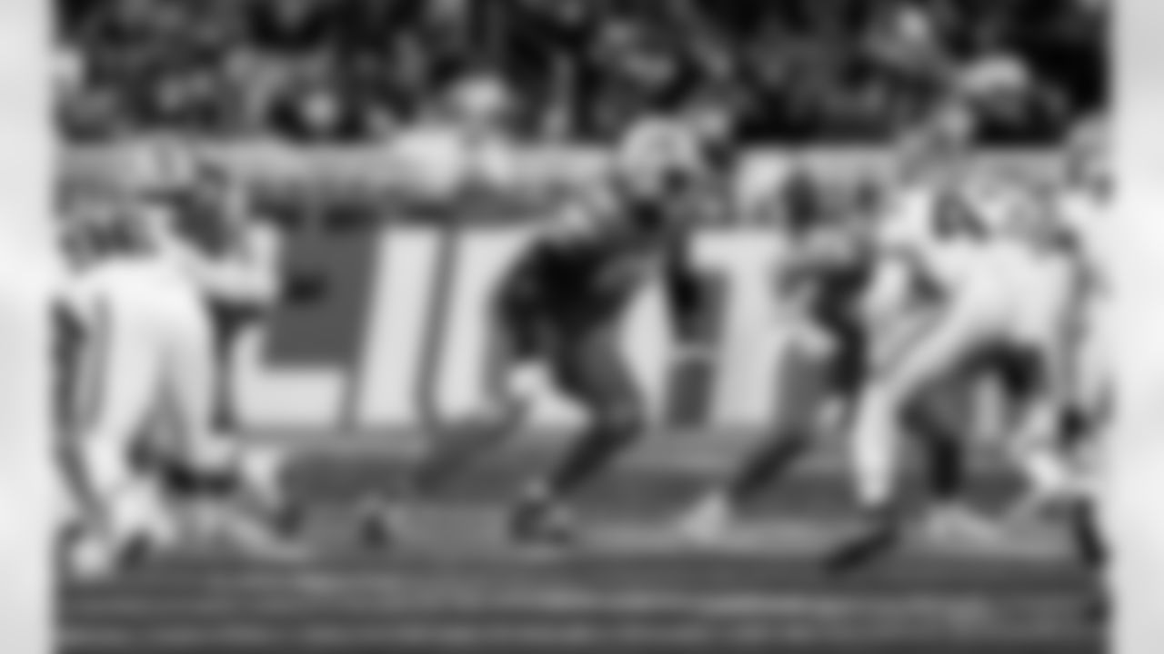 Detroit Lions tackle Taylor Decker (68) during an NFL football game against the Cleveland Browns on Sunday, Sept. 28, 2025 in Detroit. (Jeff Nguyen/Detroit Lions via AP)