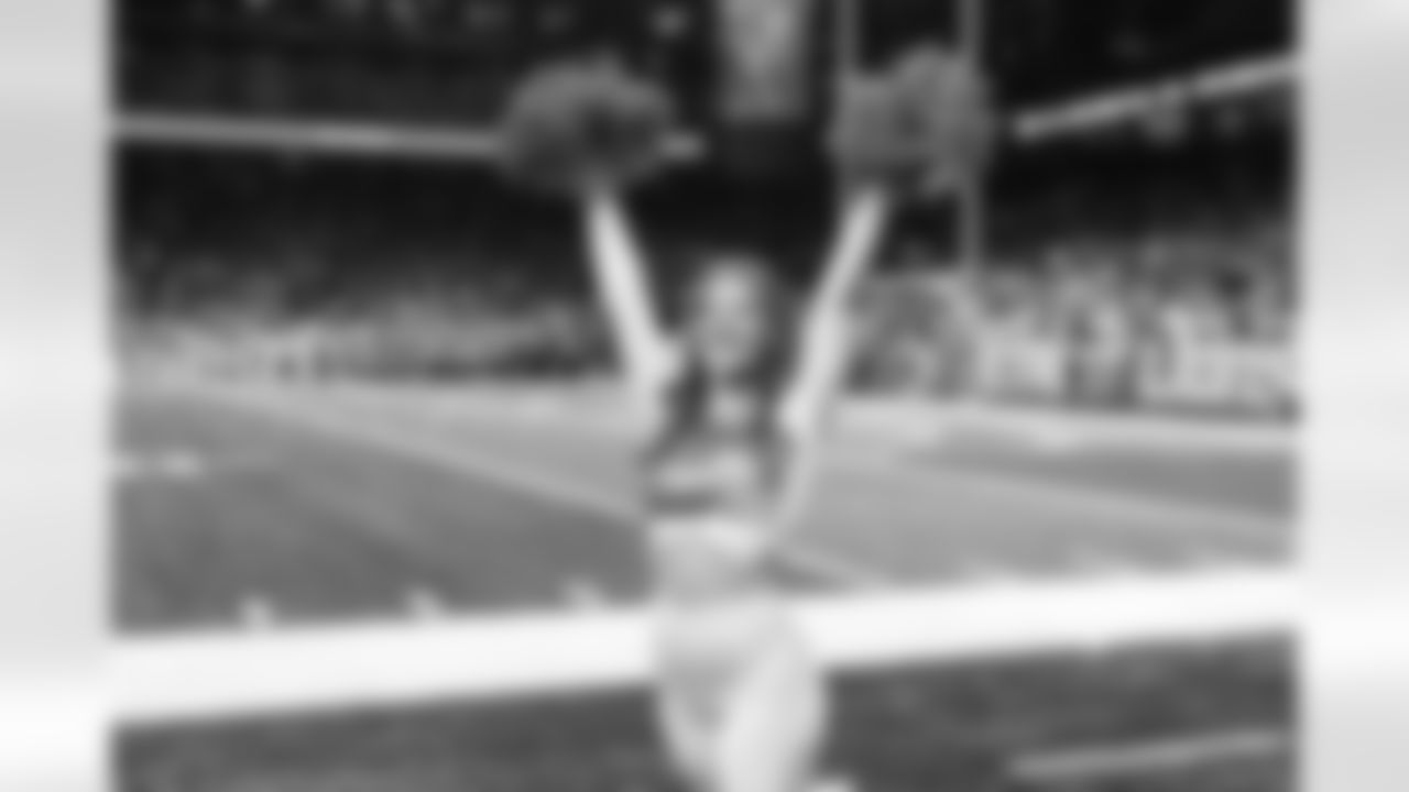 Detroit Lions Cheerleaders perform during an NFL football game against the Pittsburgh Steelers on Sunday, Dec. 21, 2025 in Detroit. (Mike Ferdinande/Detroit Lions)