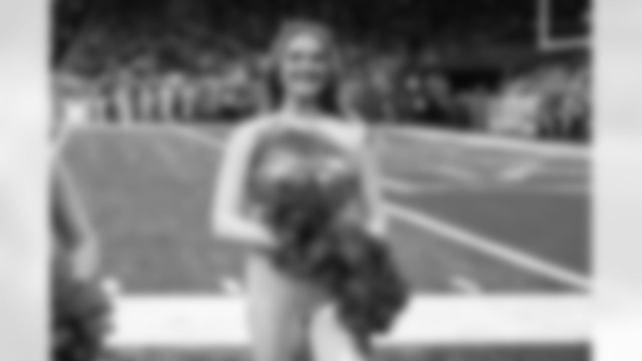 Detroit Lions Cheerleaders perform during an NFL football game against the Pittsburgh Steelers on Sunday, Dec. 21, 2025 in Detroit. (Mike Ferdinande/Detroit Lions)