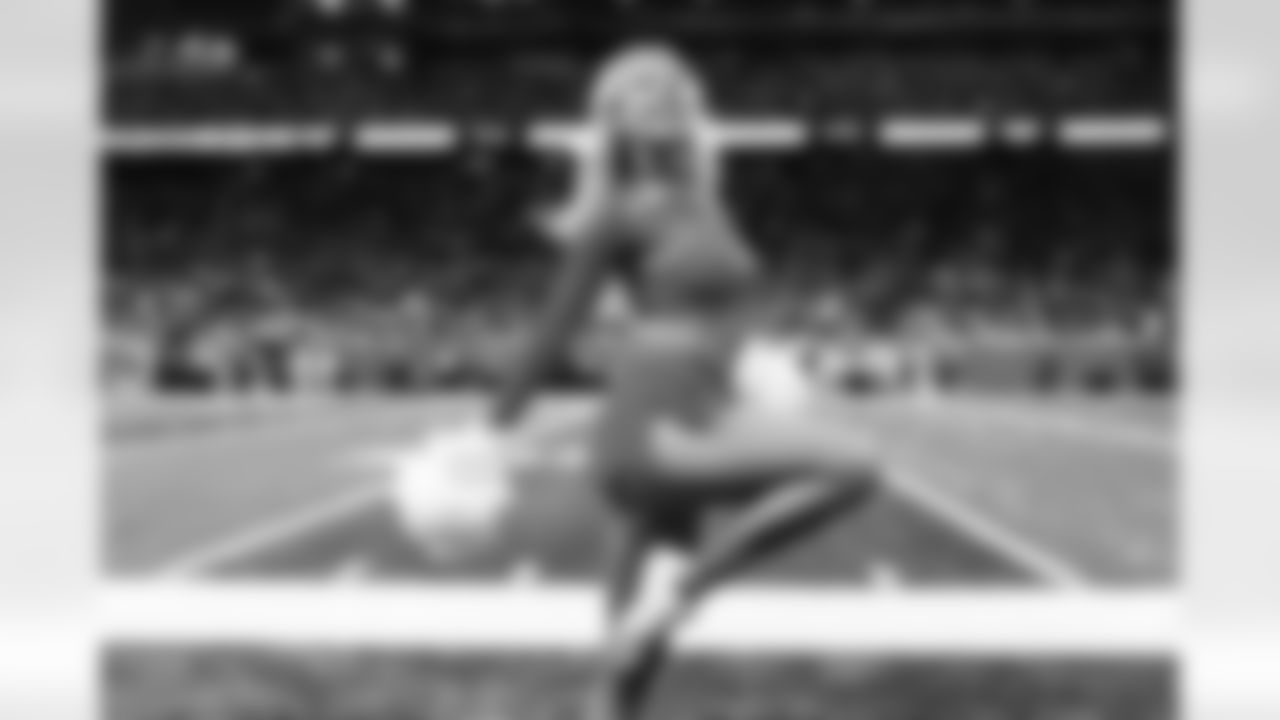 A Detroit Lions Cheerleader performs during an NFL football game against the Minnesota Vikings on Sunday, Nov. 2, 2025 in Detroit. (Mike Ferdinande/Detroit Lions)