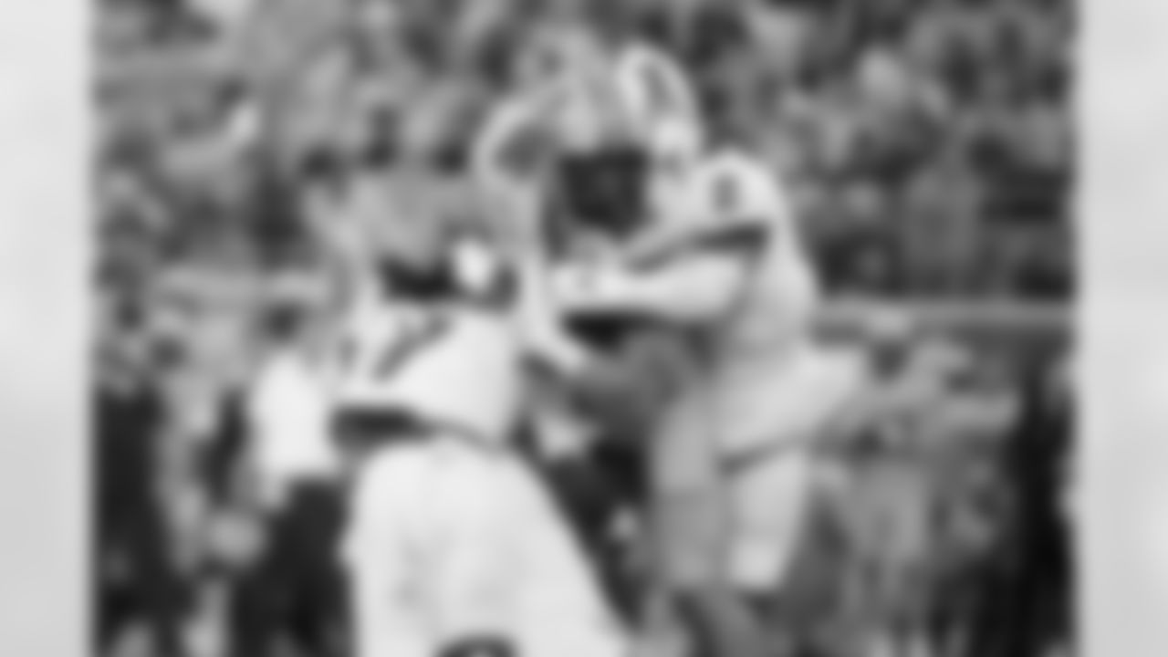 Buffalo LB Red Murdock (2)