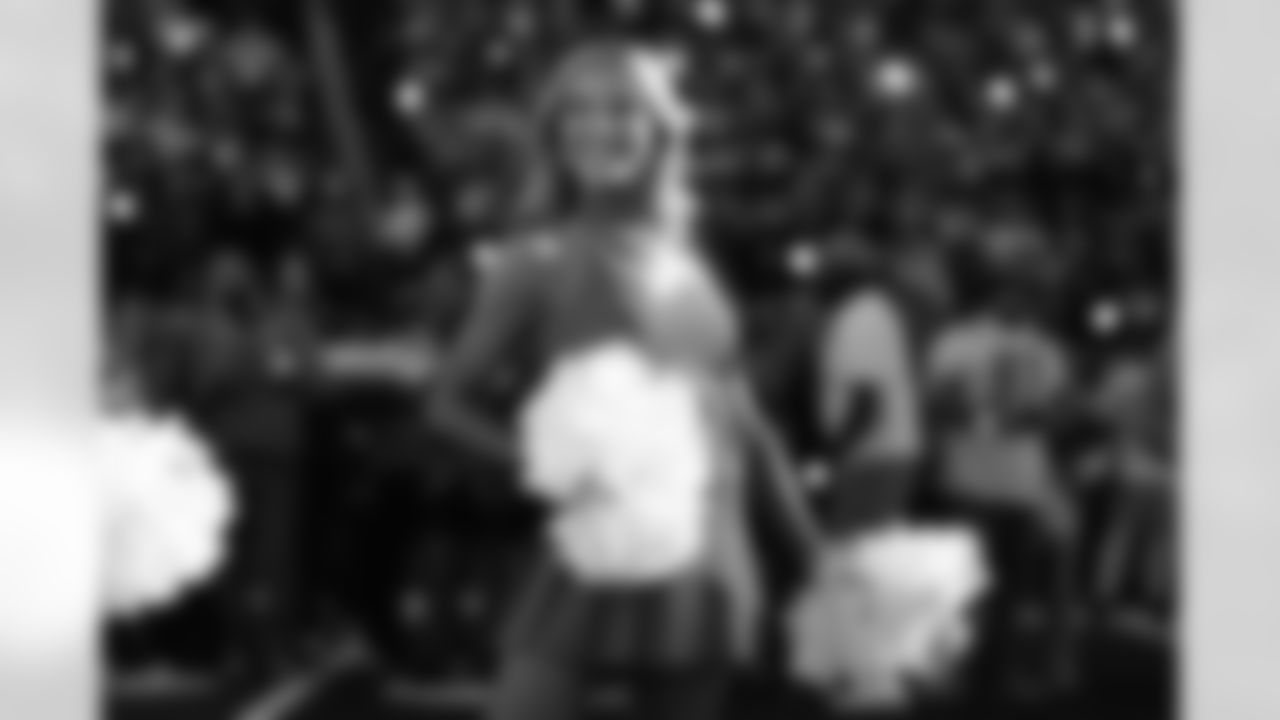 A Detroit Lions Cheerleader performs before an NFL football game against the Green Bay Packers on Thursday, Nov. 27, 2025 in Detroit. (Mike Ferdinande/Detroit Lions)