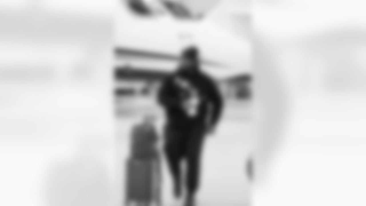 Detroit Lions defensive lineman Alim McNeill (54) travels to Los Angeles on Nov. 13, 2025. (Jeff Nguyen/Detroit Lions via AP)