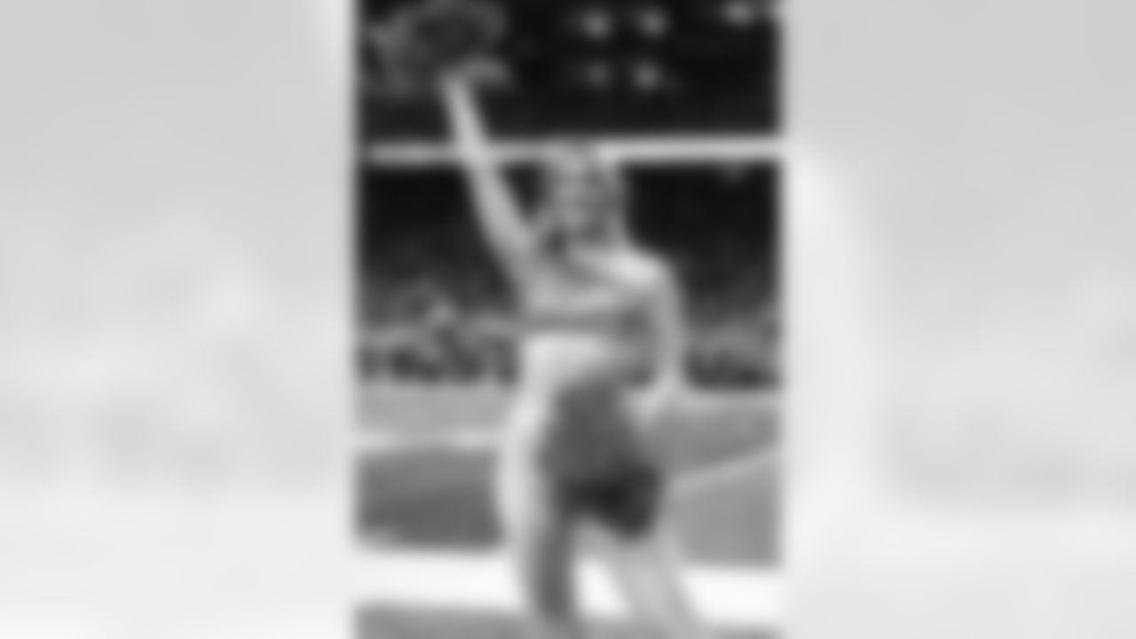 Detroit Lions Cheerleaders perform during an NFL football game against the Pittsburgh Steelers on Sunday, Dec. 21, 2025 in Detroit. (Mike Ferdinande/Detroit Lions)