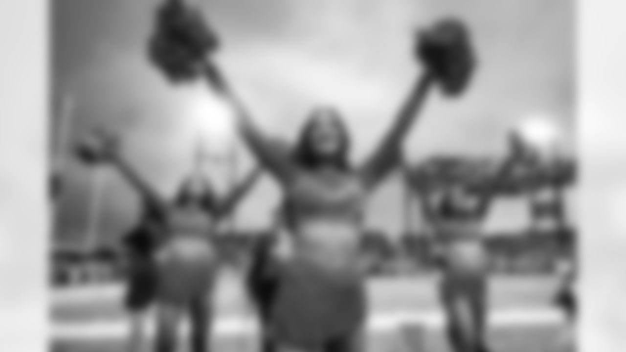 Detroit Lions Cheerleaders perform during The Hall of Fame Game at Tom Benson Hall of Fame Stadium on July 31, 2025 in Canton, Ohio. (Mike Ferdinande/Detroit Lions)