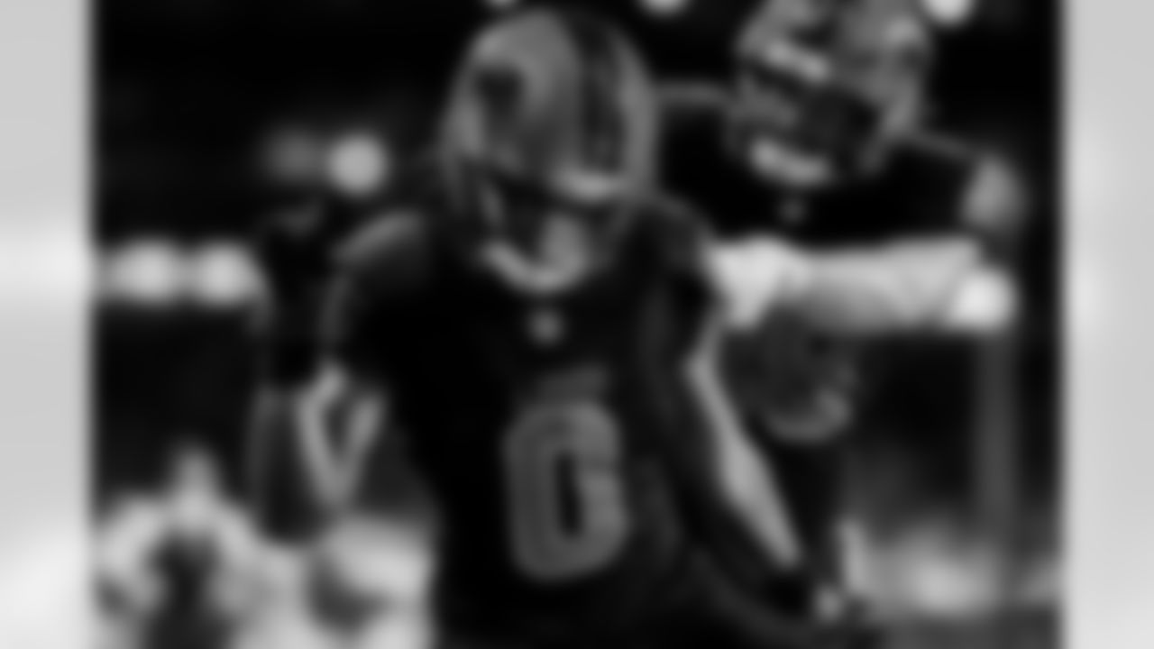 Detroit Lions tight end Brock Wright (89) and Detroit Lions running back Jahmyr Gibbs (0) celebrate after a touchdown during an NFL football game against the New York Giants on Sunday, Nov. 23, 2025 in Detroit. (Jeff Nguyen/Detroit Lions via AP)