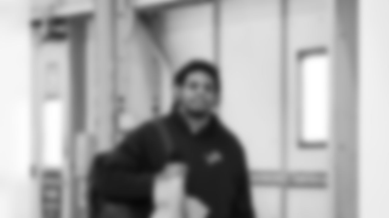 Detroit Lions edge rusher Marcus Davenport (92) travels to Los Angeles on Nov. 13, 2025. (Jeff Nguyen/Detroit Lions via AP)