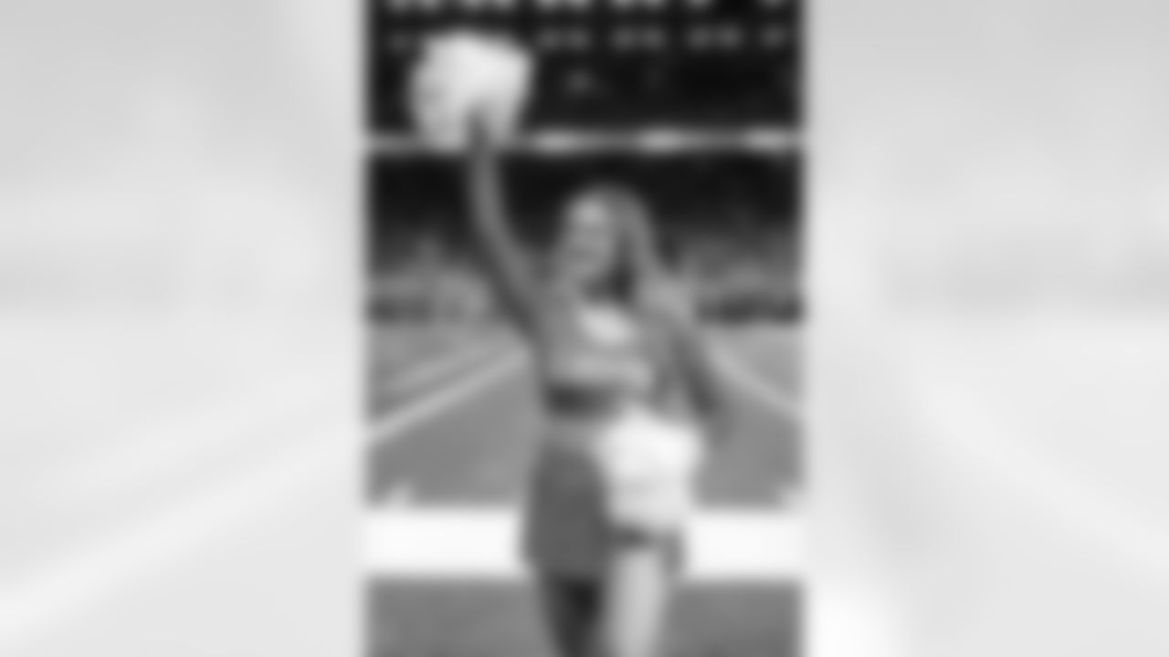 A Detroit Lions Cheerleader performs during an NFL football game against the Green Bay Packers on Thursday, Nov. 27, 2025 in Detroit. (Mike Ferdinande/Detroit Lions)