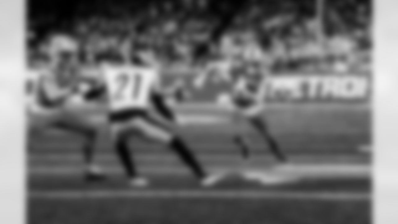 Detroit Lions wide receiver Amon-Ra St. Brown (14) and Detroit Lions wide receiver Isaac TeSlaa (18) during an NFL football game against the Pittsburgh Steelers on Sunday, Dec. 21, 2025 in Detroit. (Jeff Nguyen/Detroit Lions via AP)