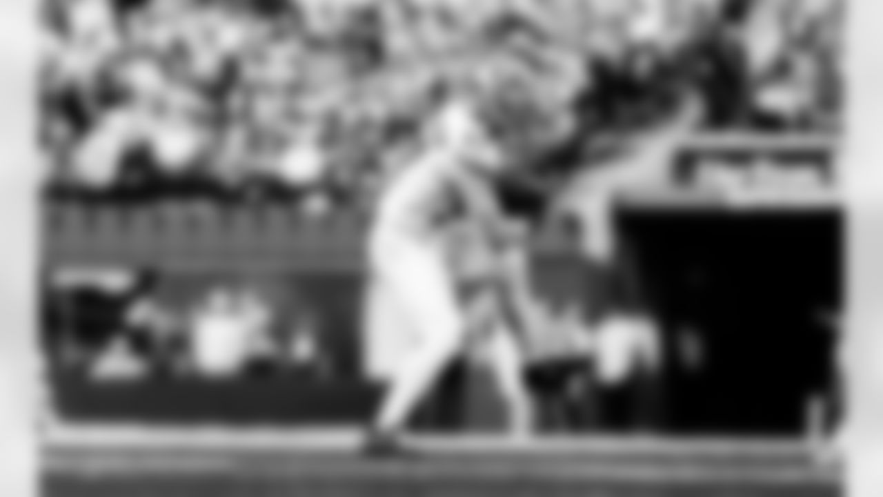 Detroit Lions edge rusher Aidan Hutchinson (97) intercepts a pass during an NFL football game against the Los Angeles Rams on Sunday, Dec. 14, 2025 in Inglewood, Calif. (Jeff Nguyen/Detroit Lions via AP)