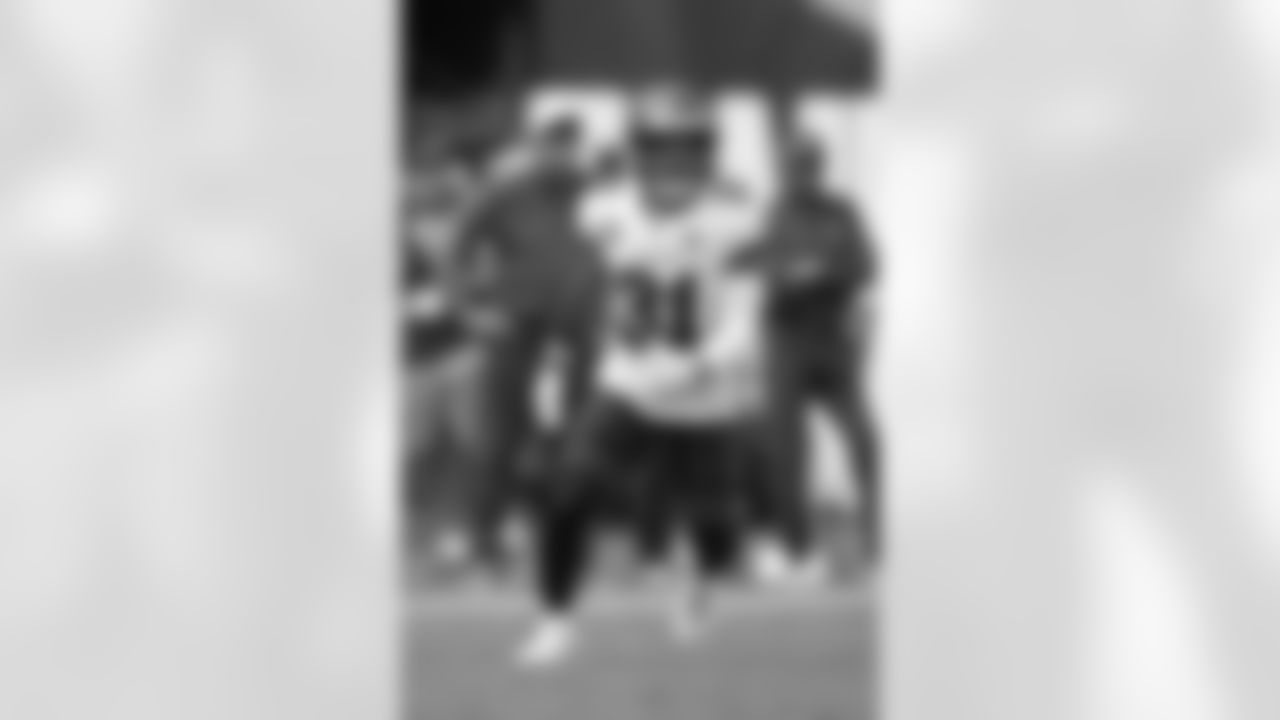 S Antoine Winfield Jr.
Backed up by Christian Izien and Sebastian Castro
(AP Photo/Peter Joneleit)