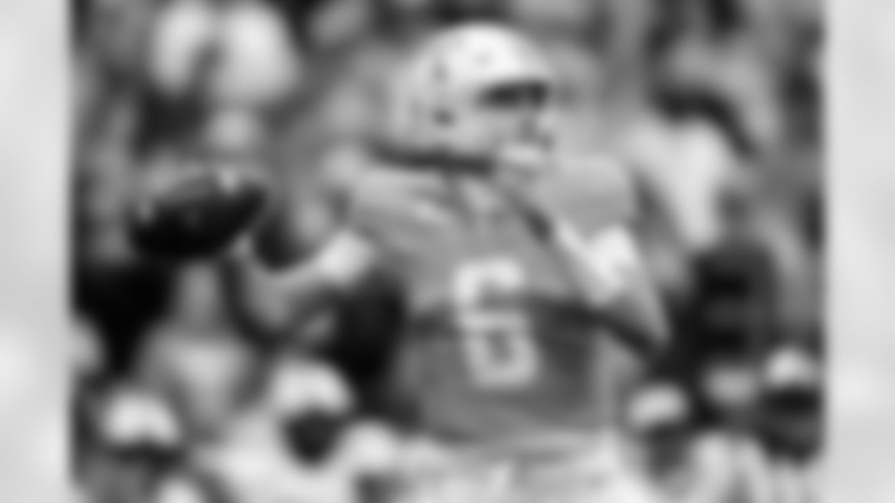 Tennessee QB Joey Aguilar (6)