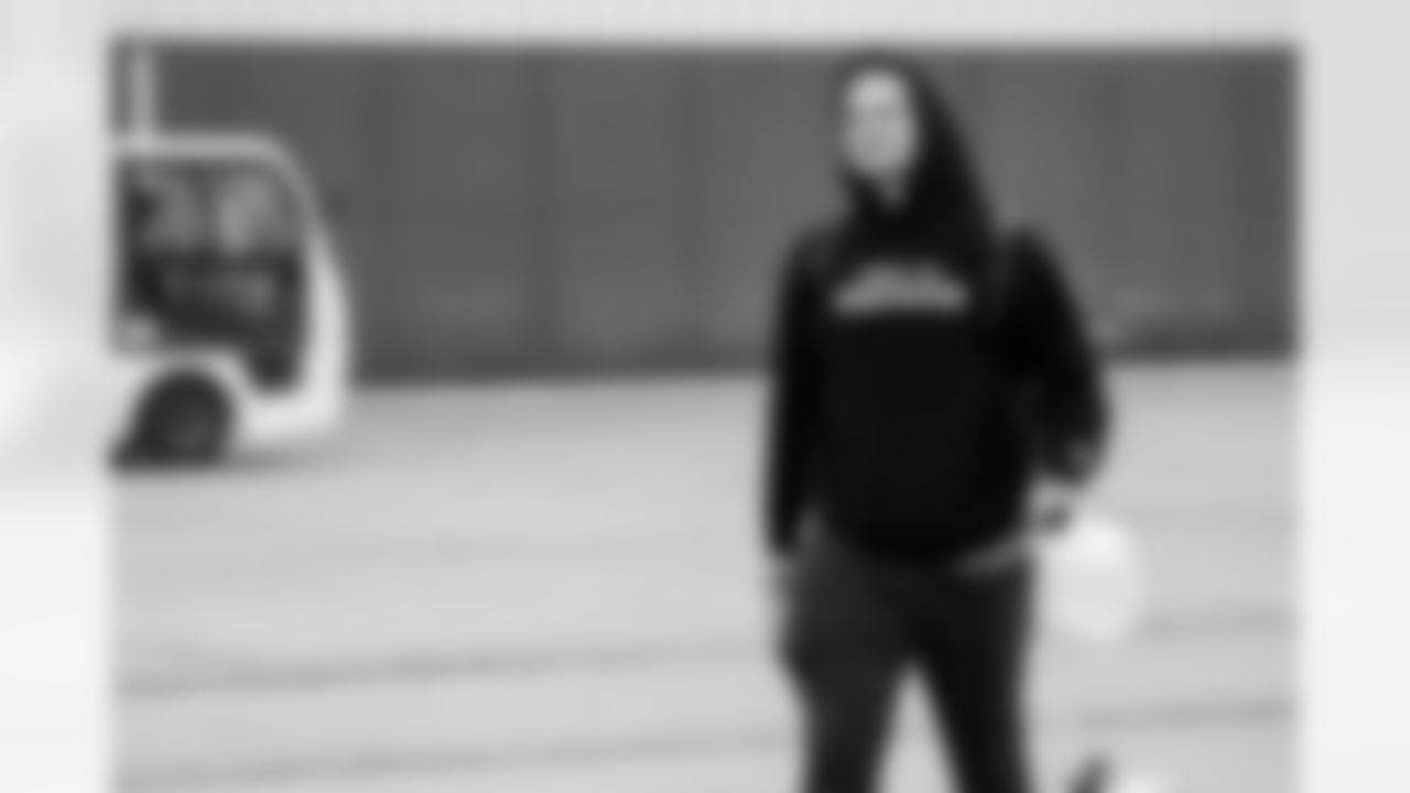 Detroit Lions edge rusher Aidan Hutchinson (97) travels to Washington, D.C. on Nov. 8, 2025. (Jeff Nguyen/Detroit Lions via AP)